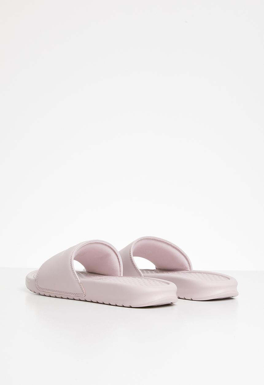 Nike - Benassi "just do it." sandal - purple