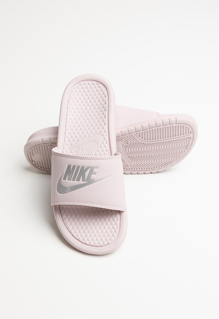 Nike - Benassi "just do it." sandal - purple