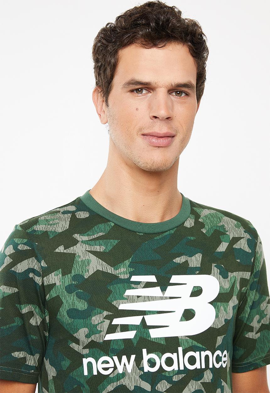 New Balance  - Essentials stacked logo tee - green