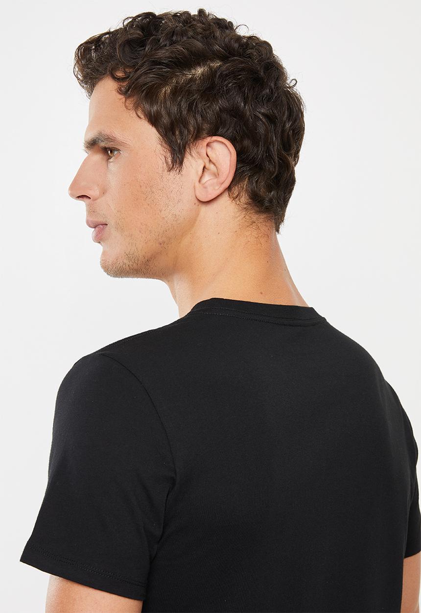 GUESS - Guess triangle tee - black