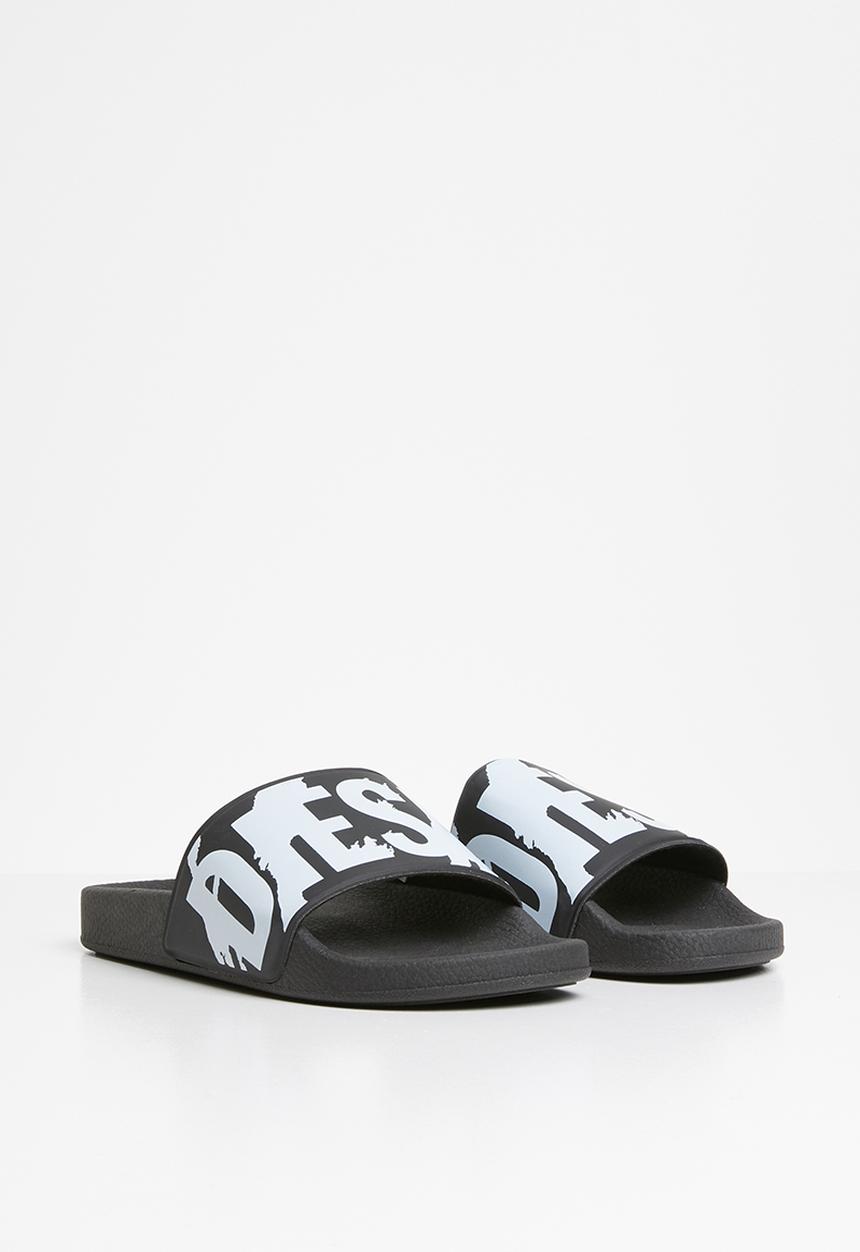 Diesel  - Magnete exposure - black & white 