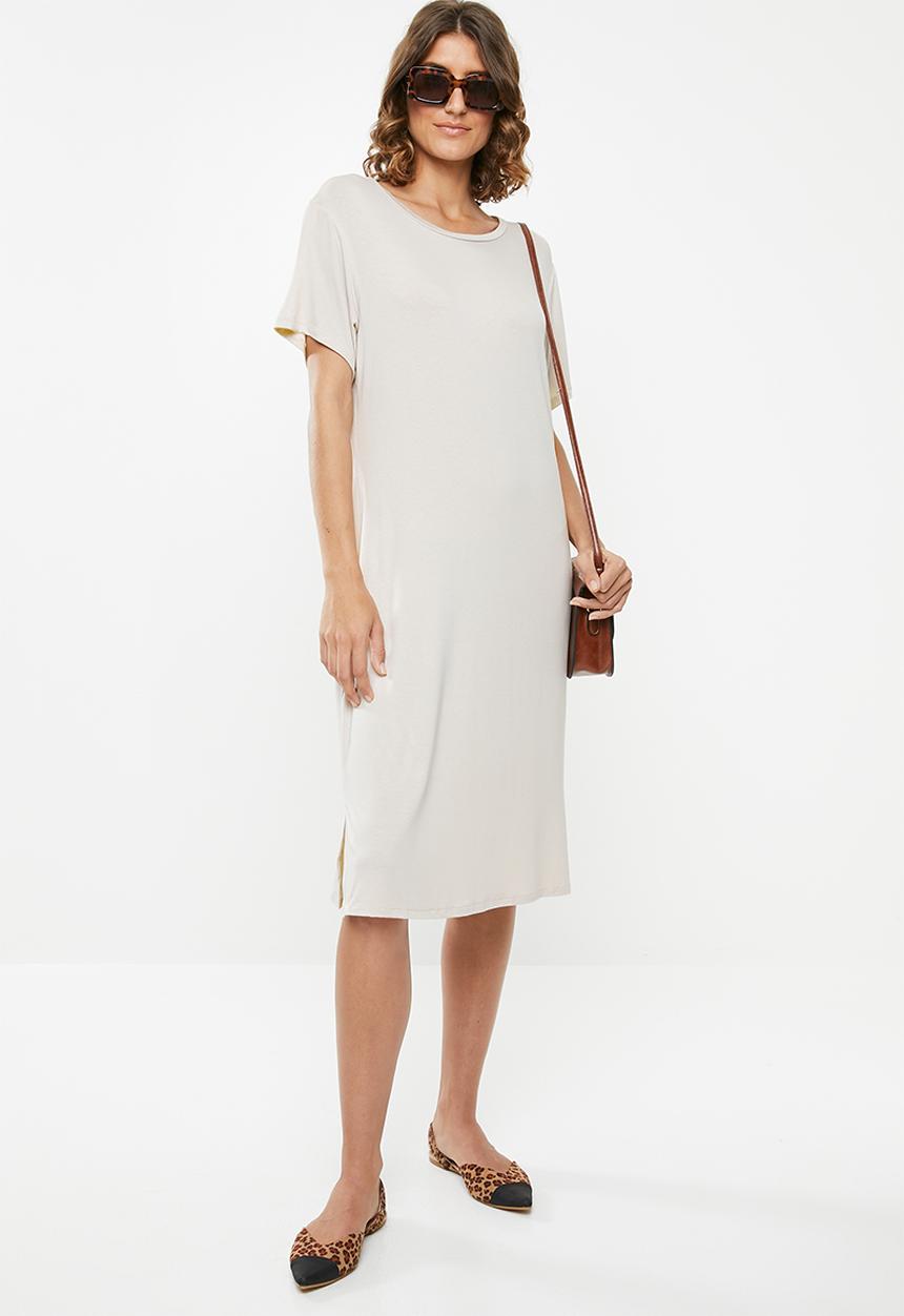 edit - T-shirt dress - neutral