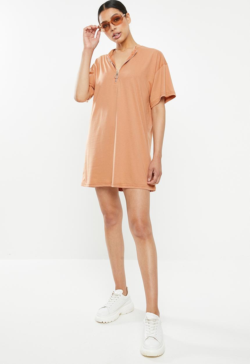 Missguided - Oversized zip T-shirt dress - tan