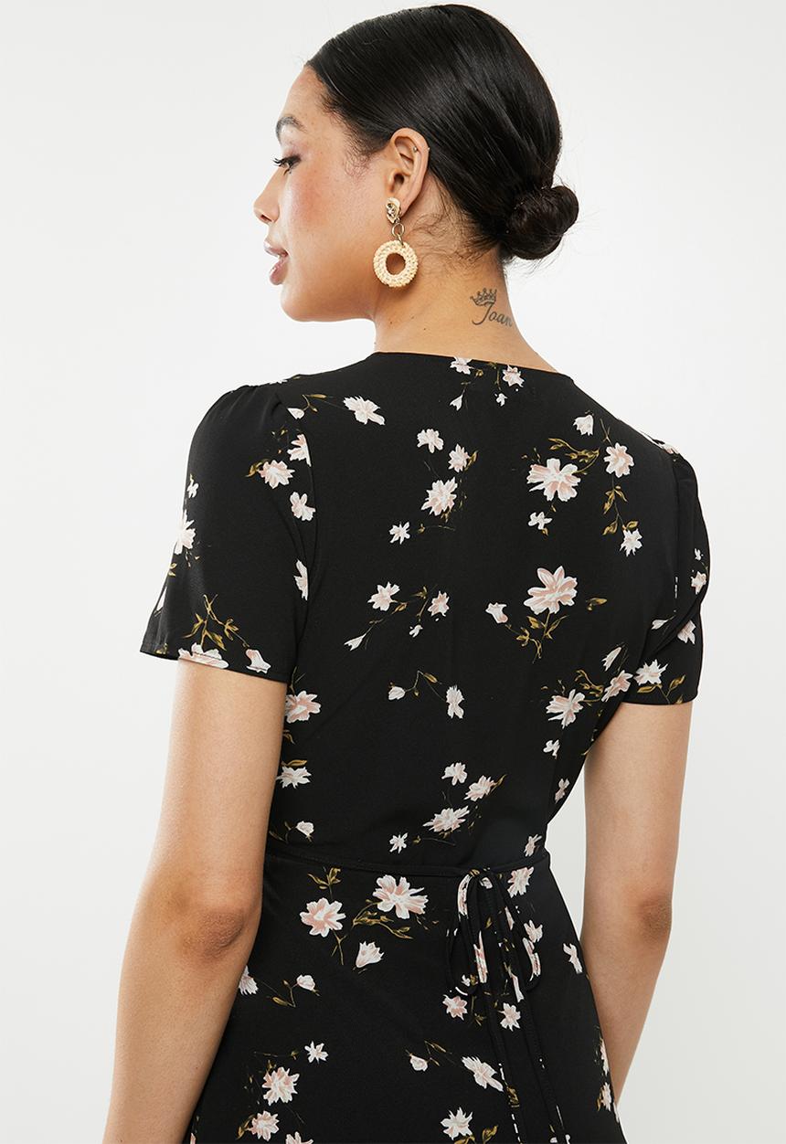 Missguided - Button through skater dress floral - black