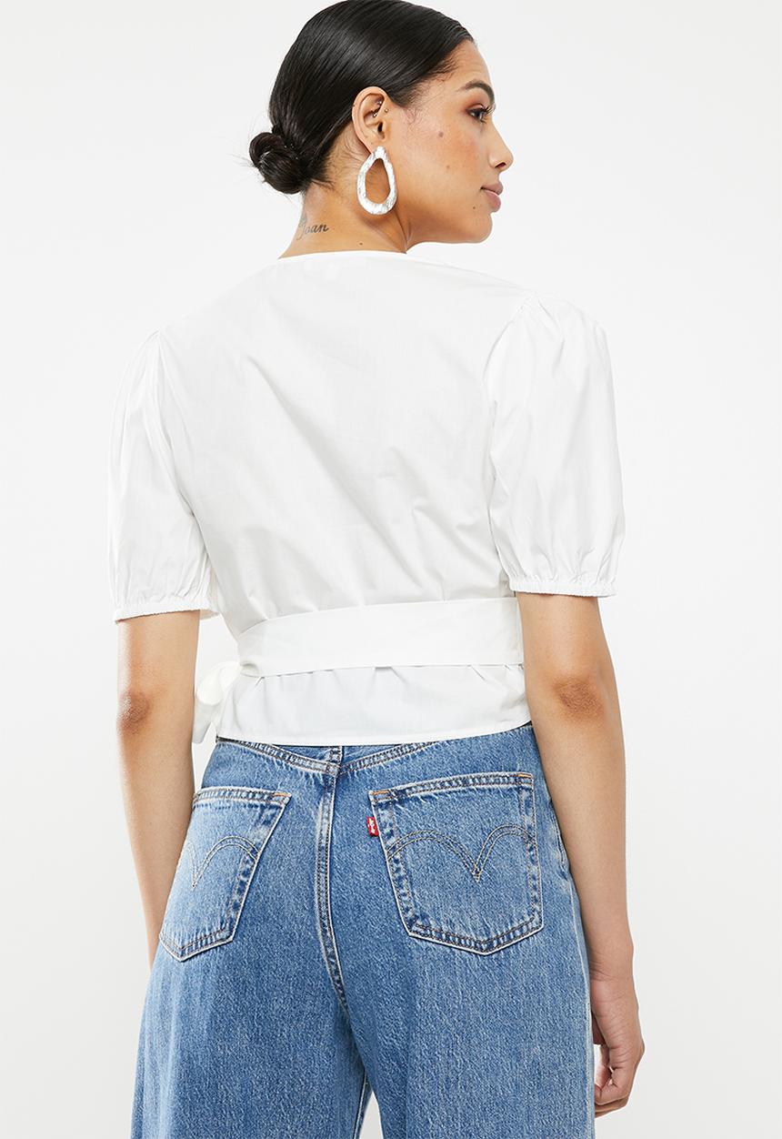 Missguided - Poplin wrap front puff sleeve crop blouse - white