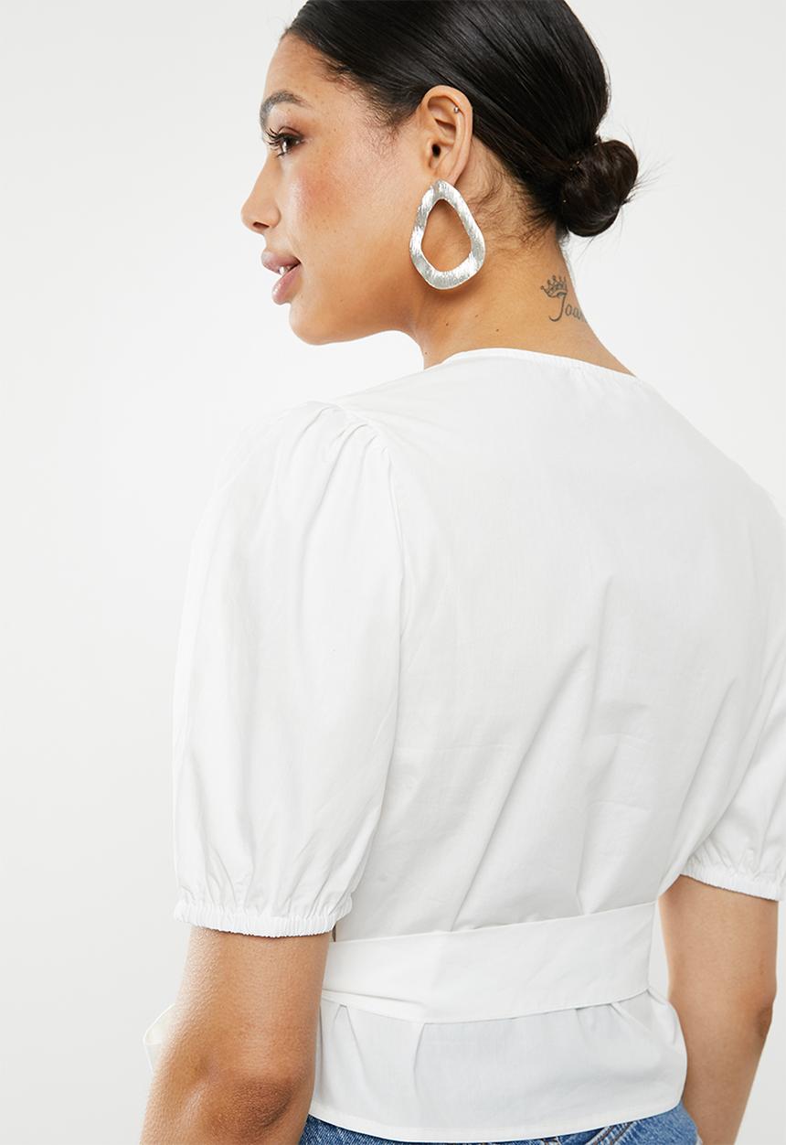 Missguided - Poplin wrap front puff sleeve crop blouse - white