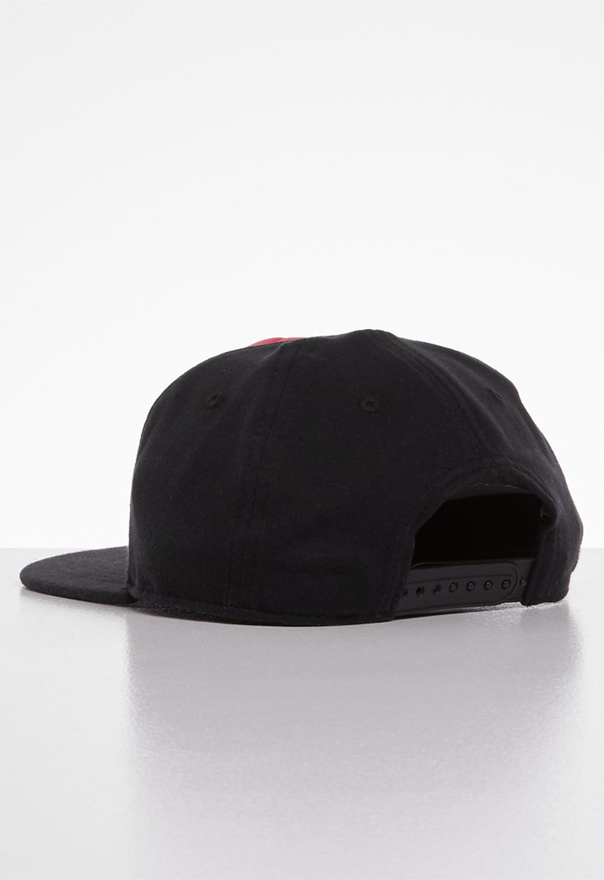 Nike - Nike advance quilted cap - black & red