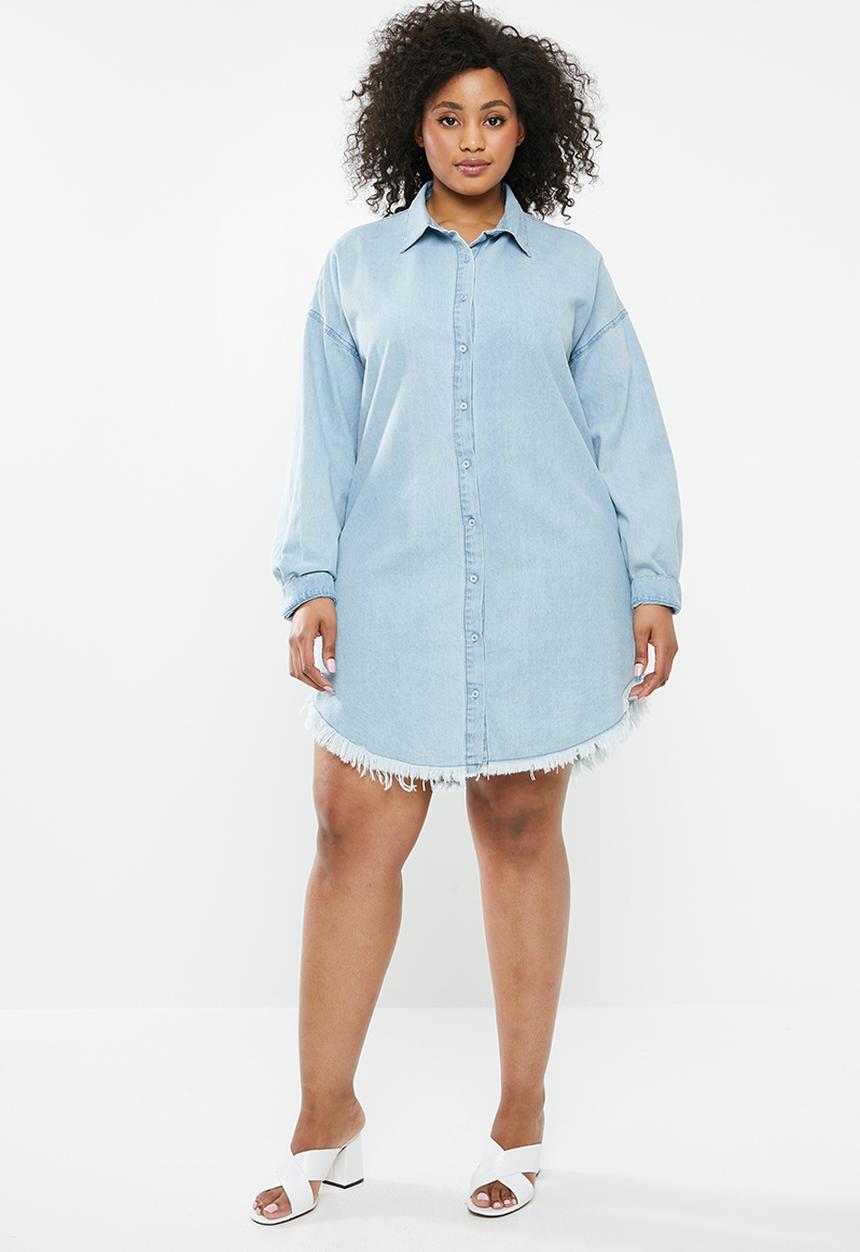 Missguided - Curve oversized fray hem denim dress - blue