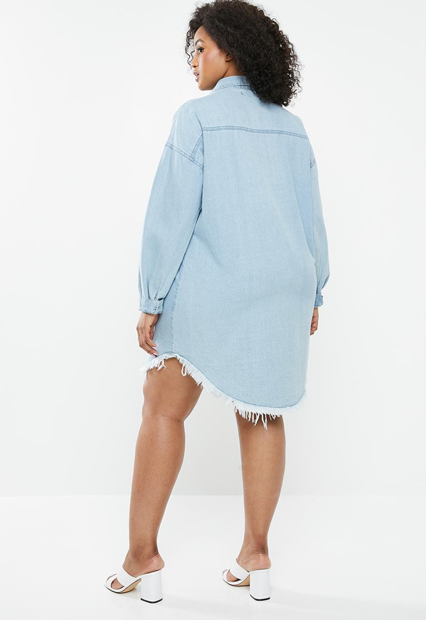 Missguided - Curve oversized fray hem denim dress - blue