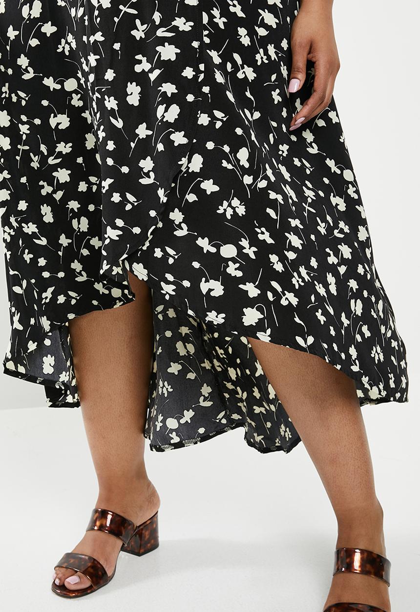 Missguided - Curve floral dip hem dress - black & white
