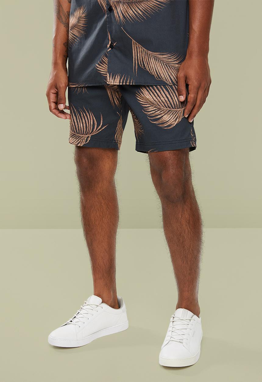 Superbalist - Palm printed elastic volume shorts - black & brown