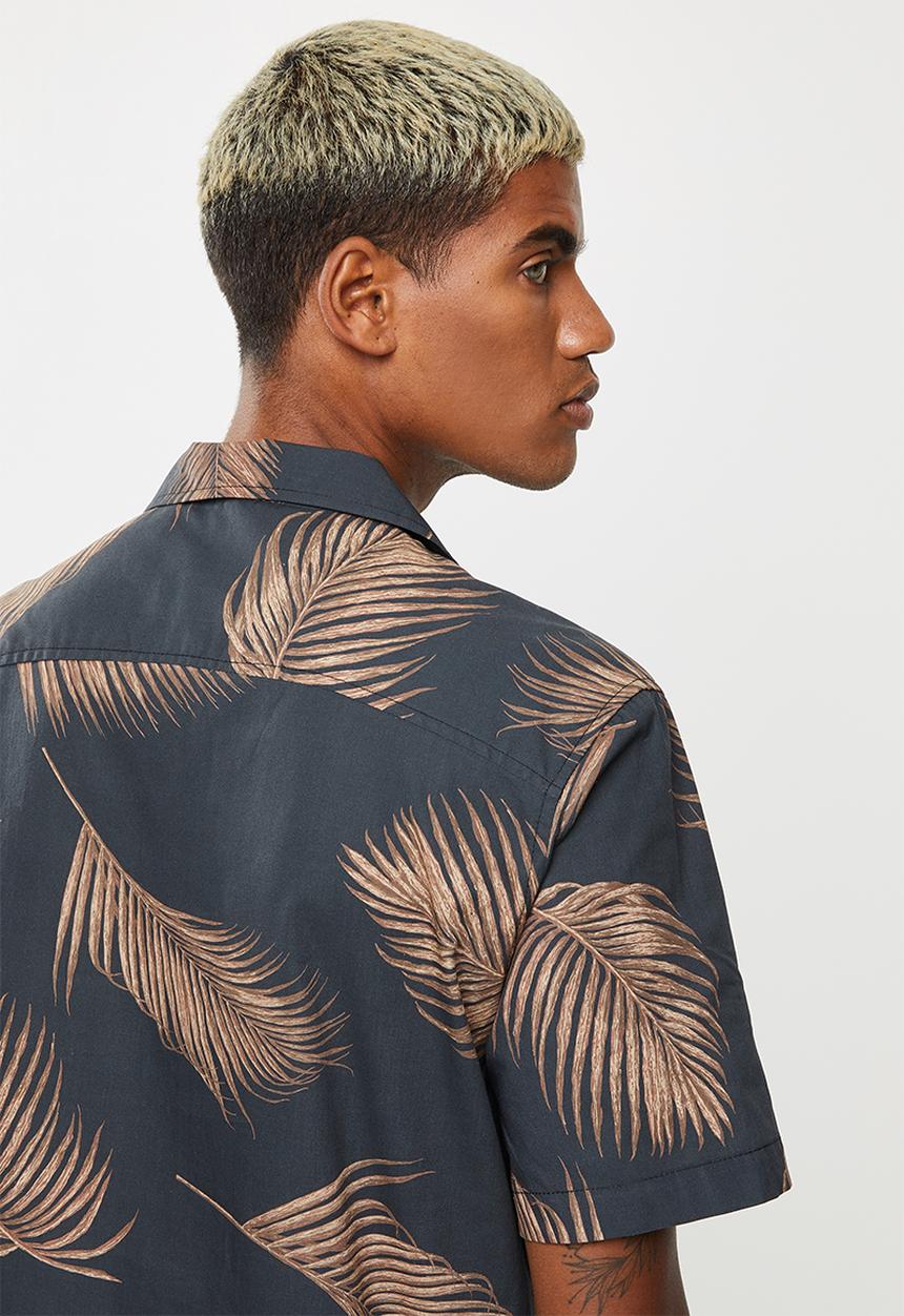 Superbalist - Palm printed revere collar shirt - brown & black