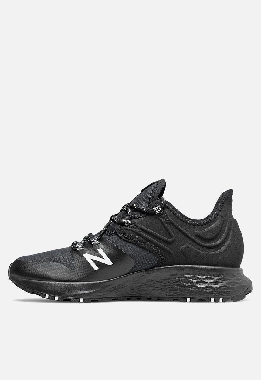 New Balance  - Fresh foam roav trail - black 
