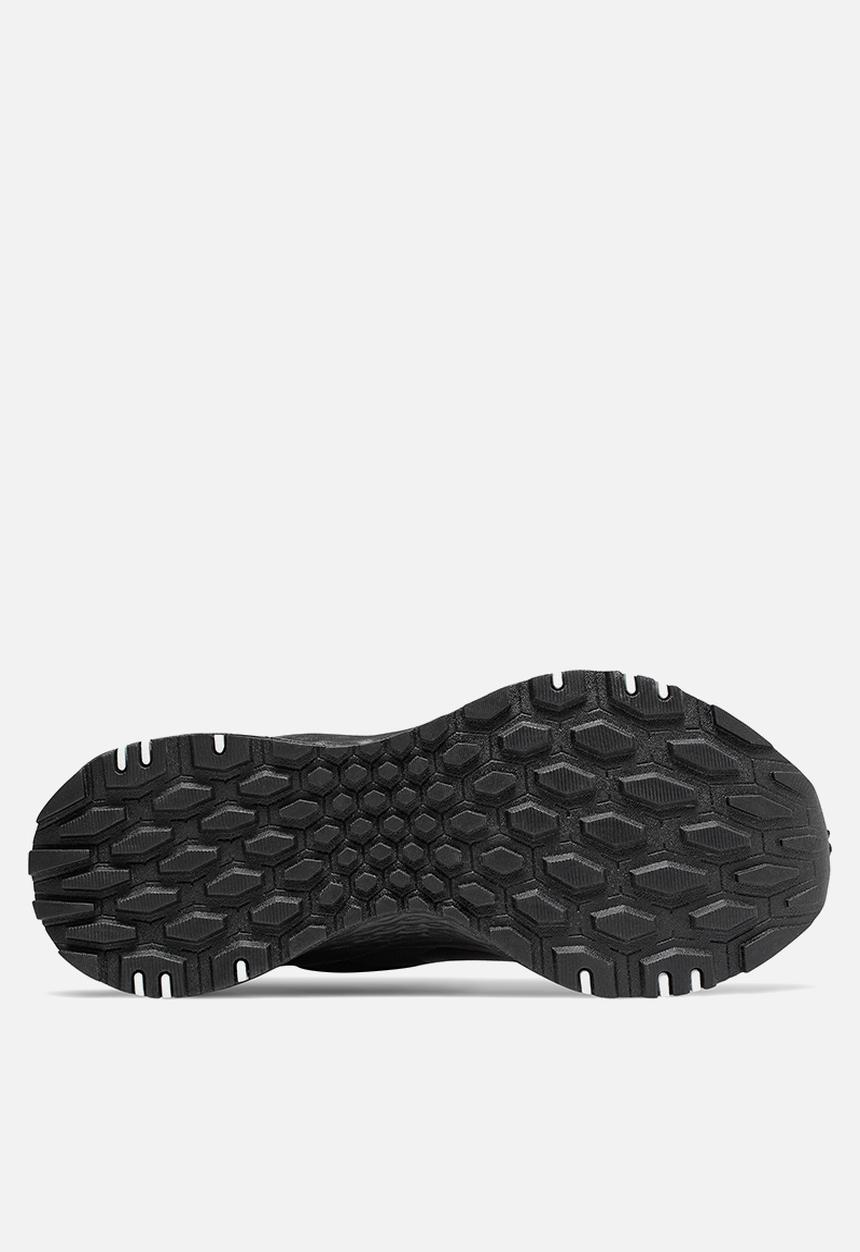 New Balance  - Fresh foam roav trail - black 