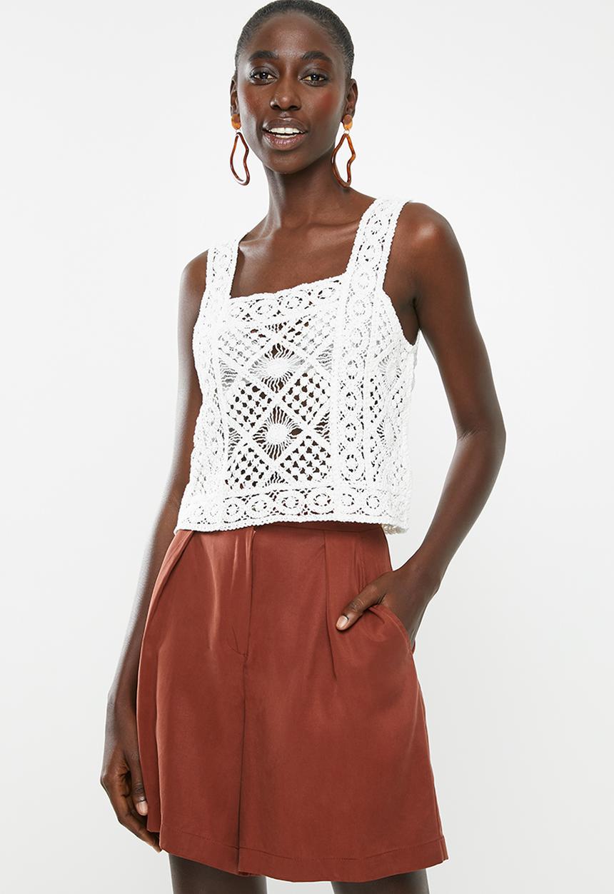 New Look - Square neck crochet vest - white