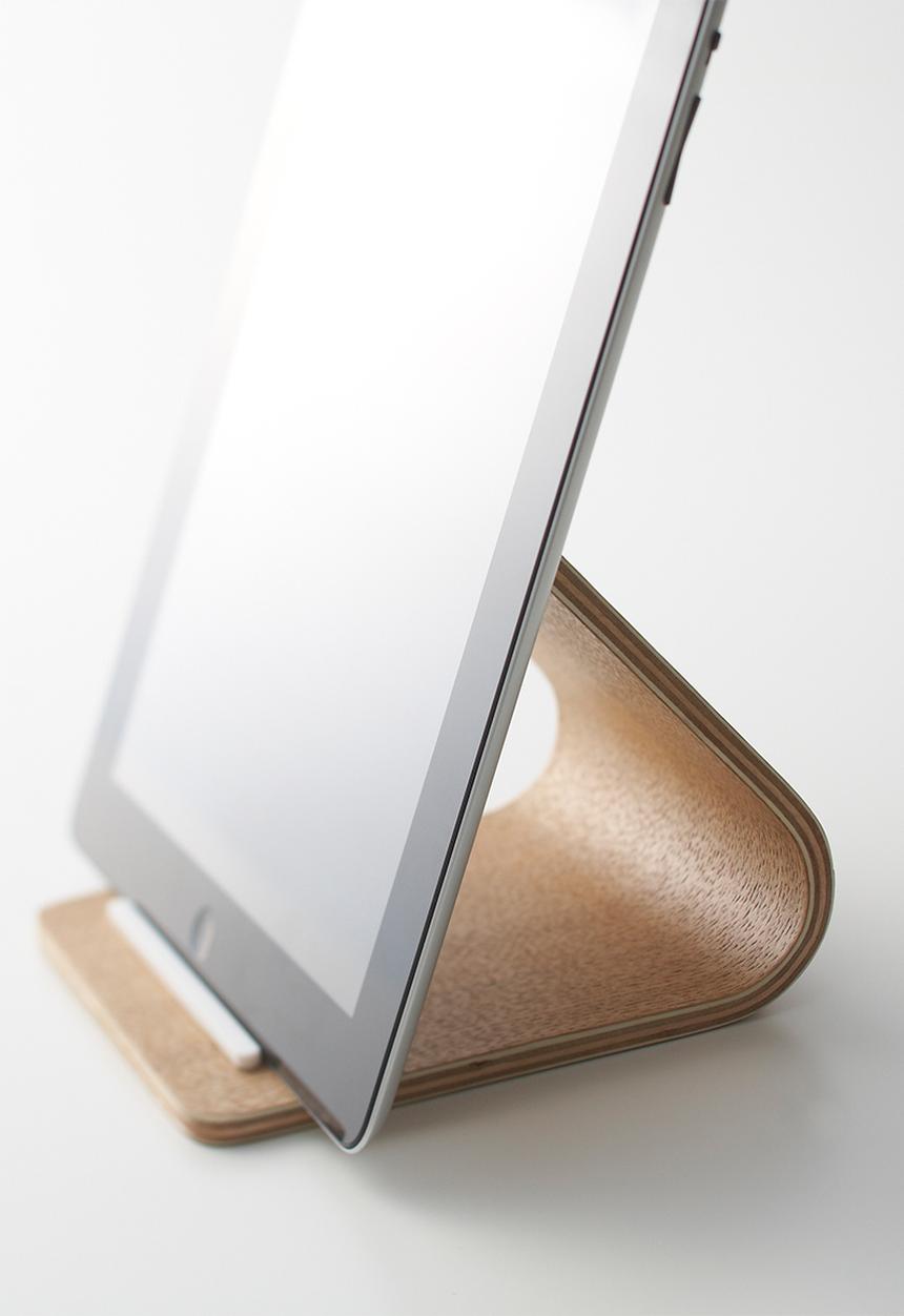Yamazaki - Rin plywood tablet stand - natural