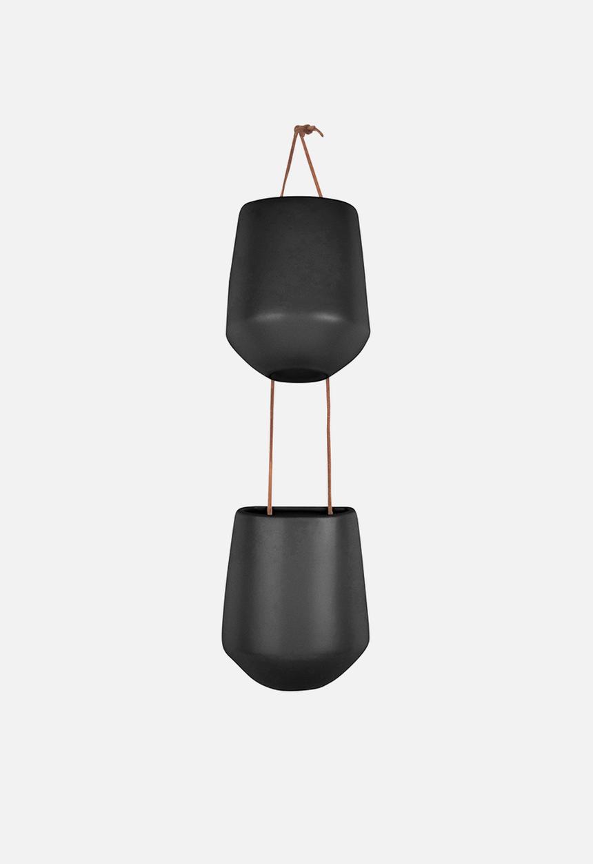 Present Time - Skittle hanging pot in a row - black