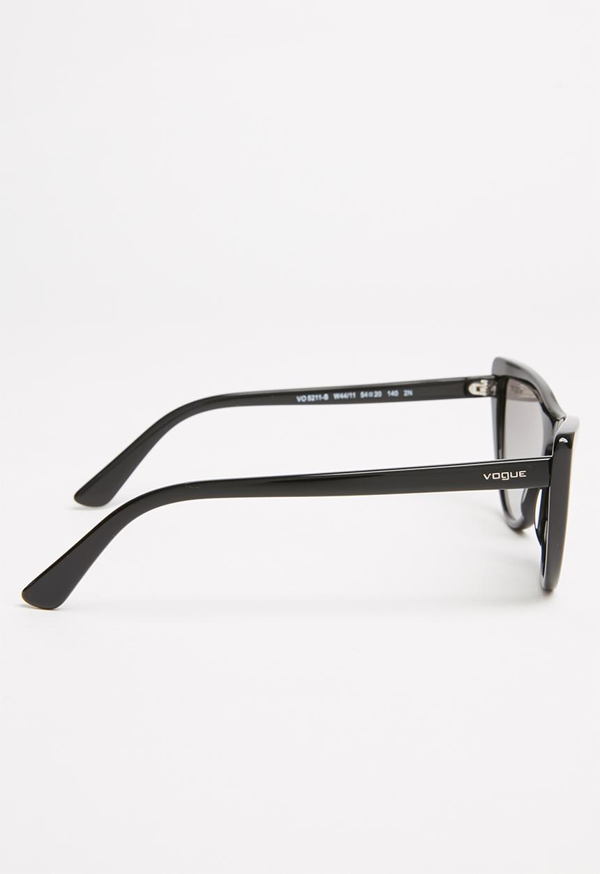 Vogue Eyewear - Vogue Gigi Hadid cat-eye - black