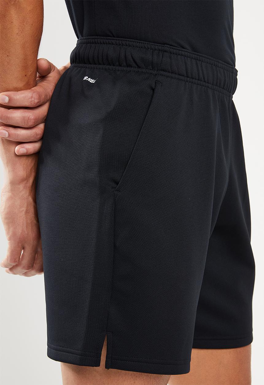 New Balance  - Tenacity fleece short - black
