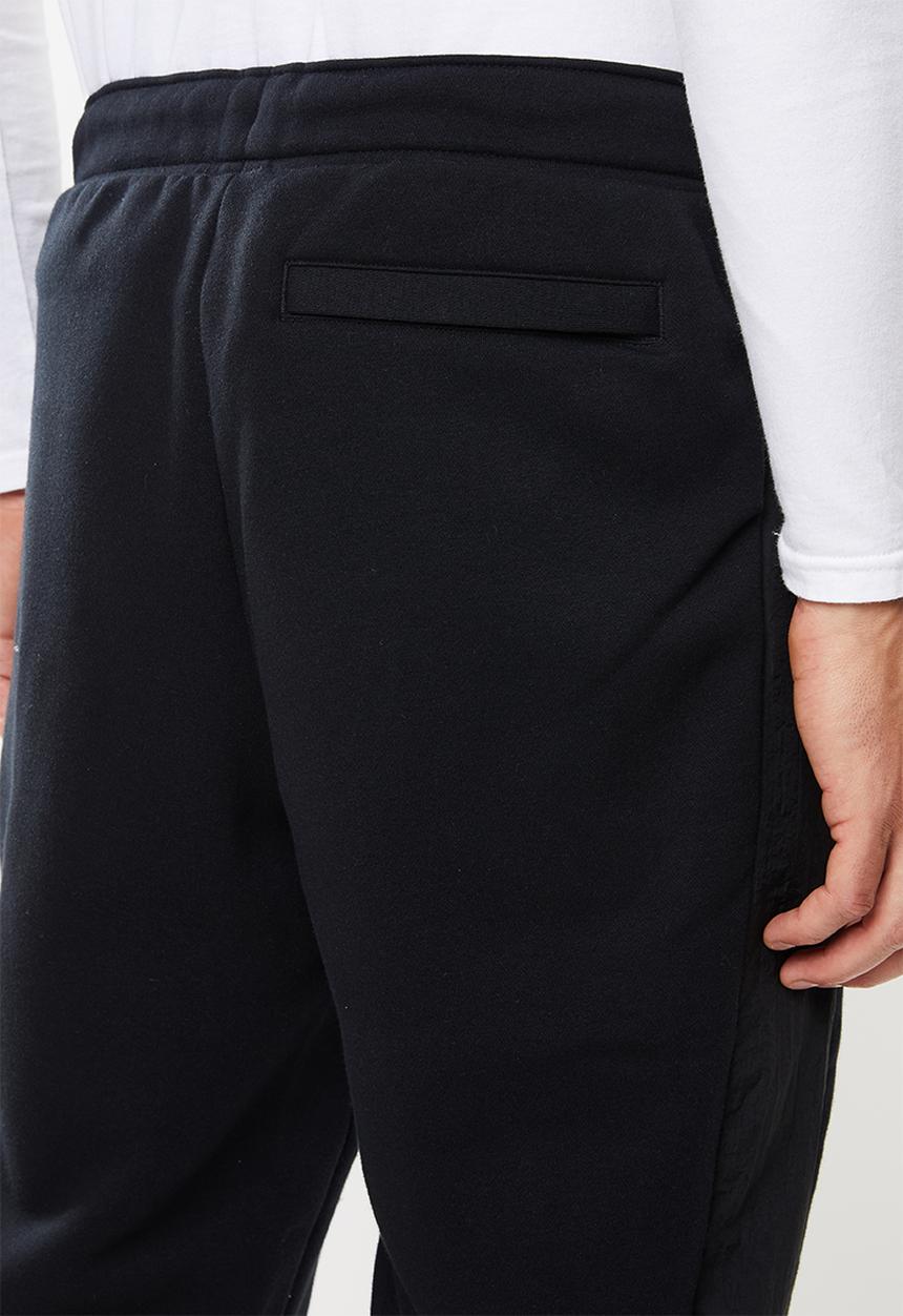 New Balance  - Optiks  track pant - black