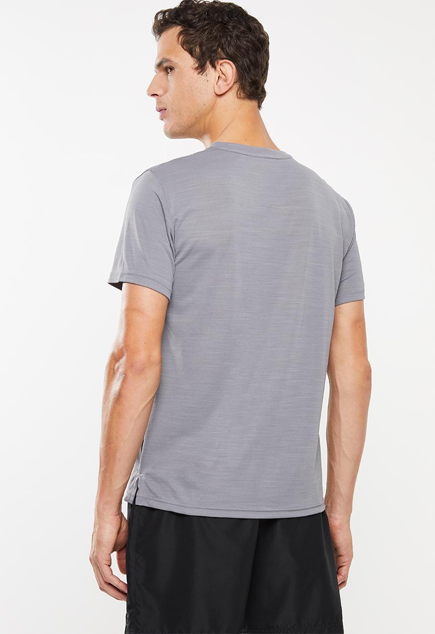 Nike - Superset short sleeve top - grey