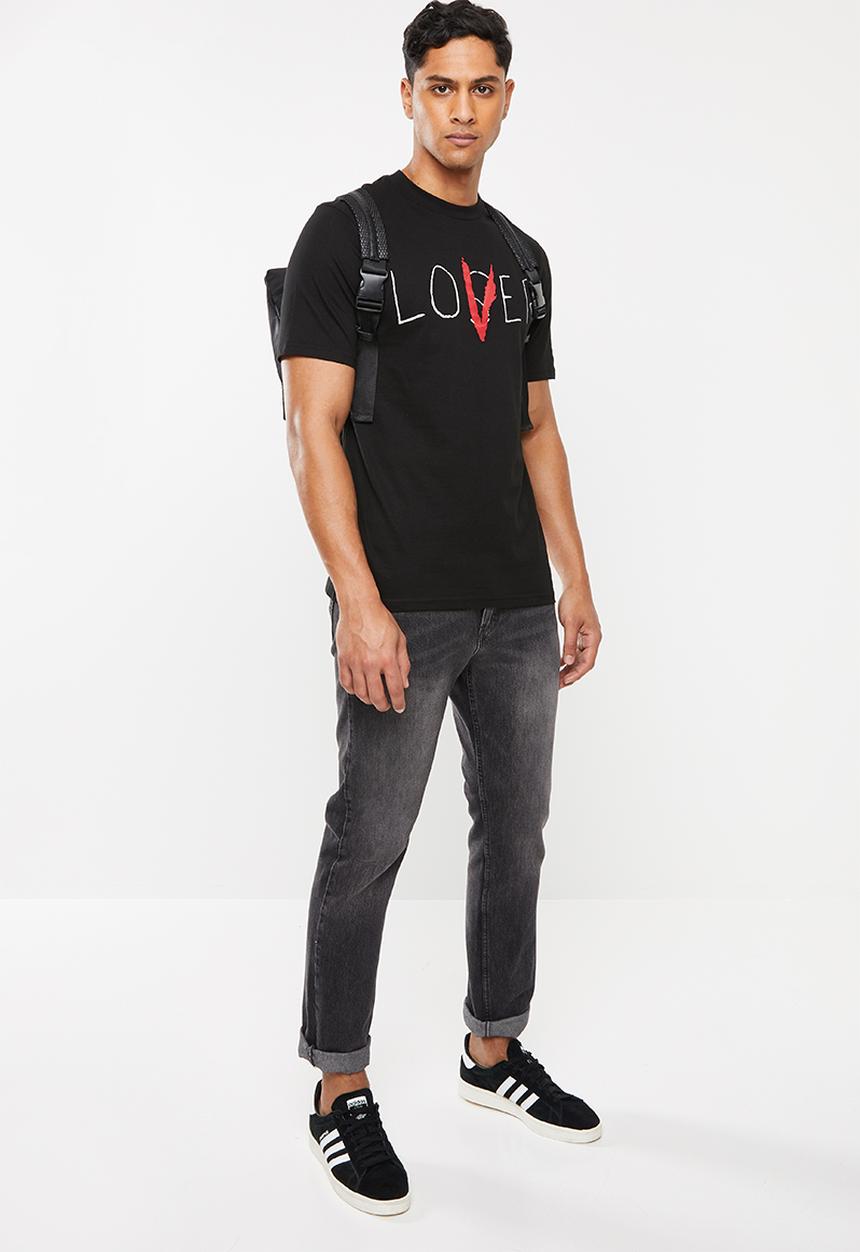 Cotton On - It - lover Tbar collab movie tee - black