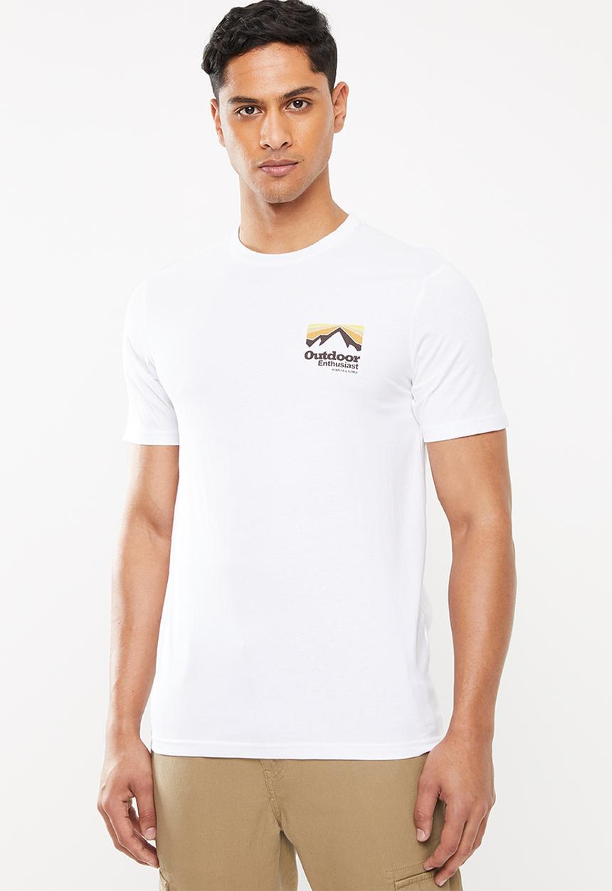Cotton On - Outdoor enthusiast supply Tbar souvenir T-shirt - white