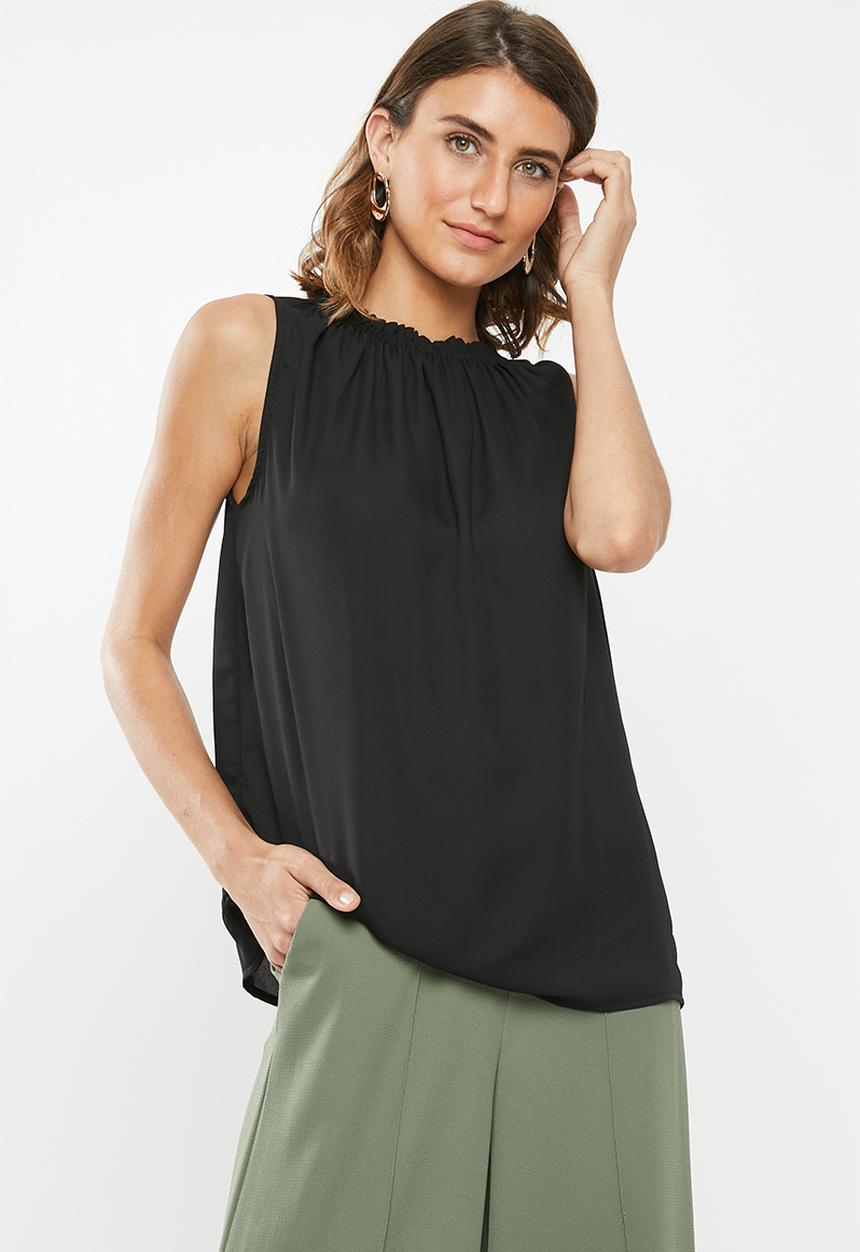 edit - Pleat front vest - black
