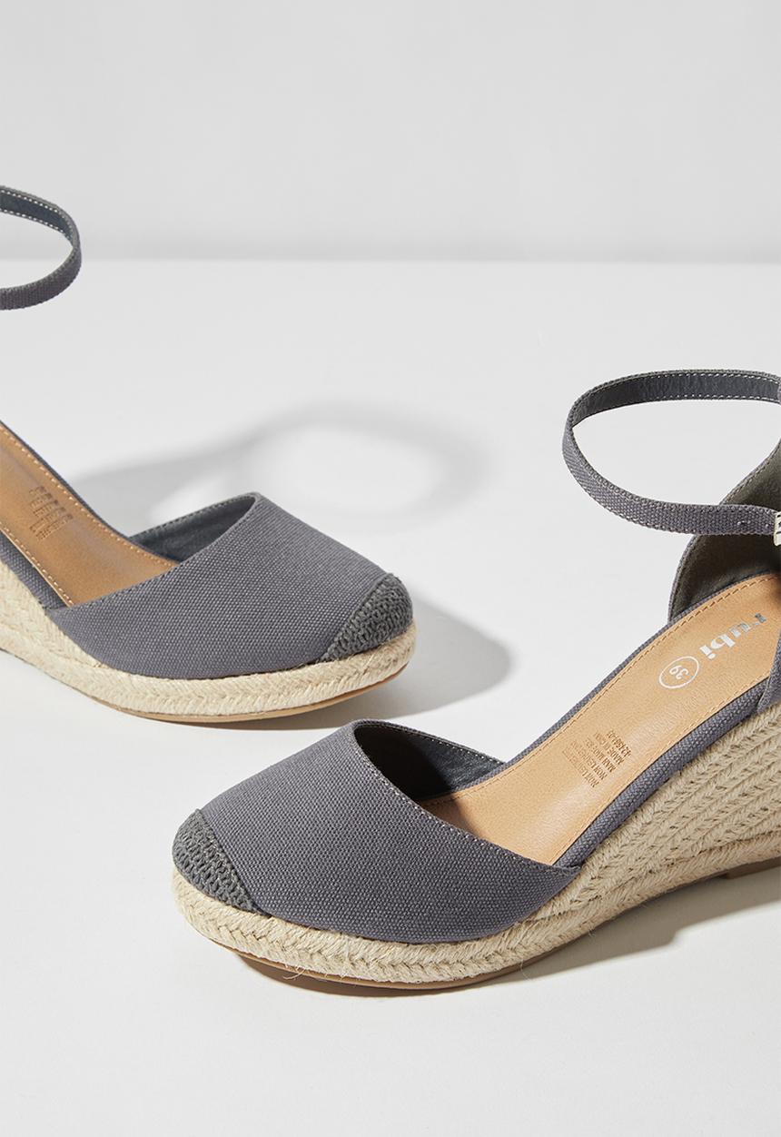 Cotton On - Florence closed toe wedge - charcoal