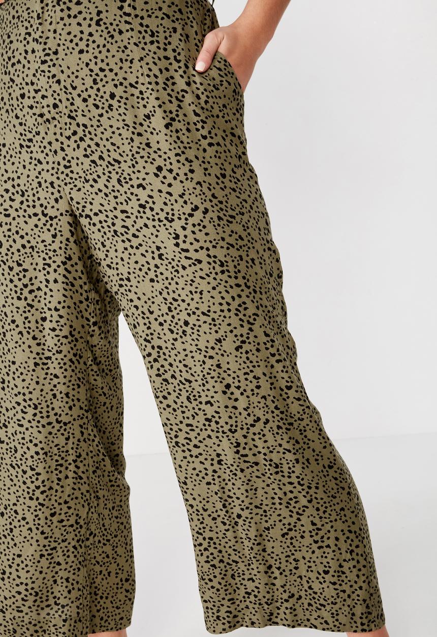 Cotton On - Curve wide drape pant  - green & black