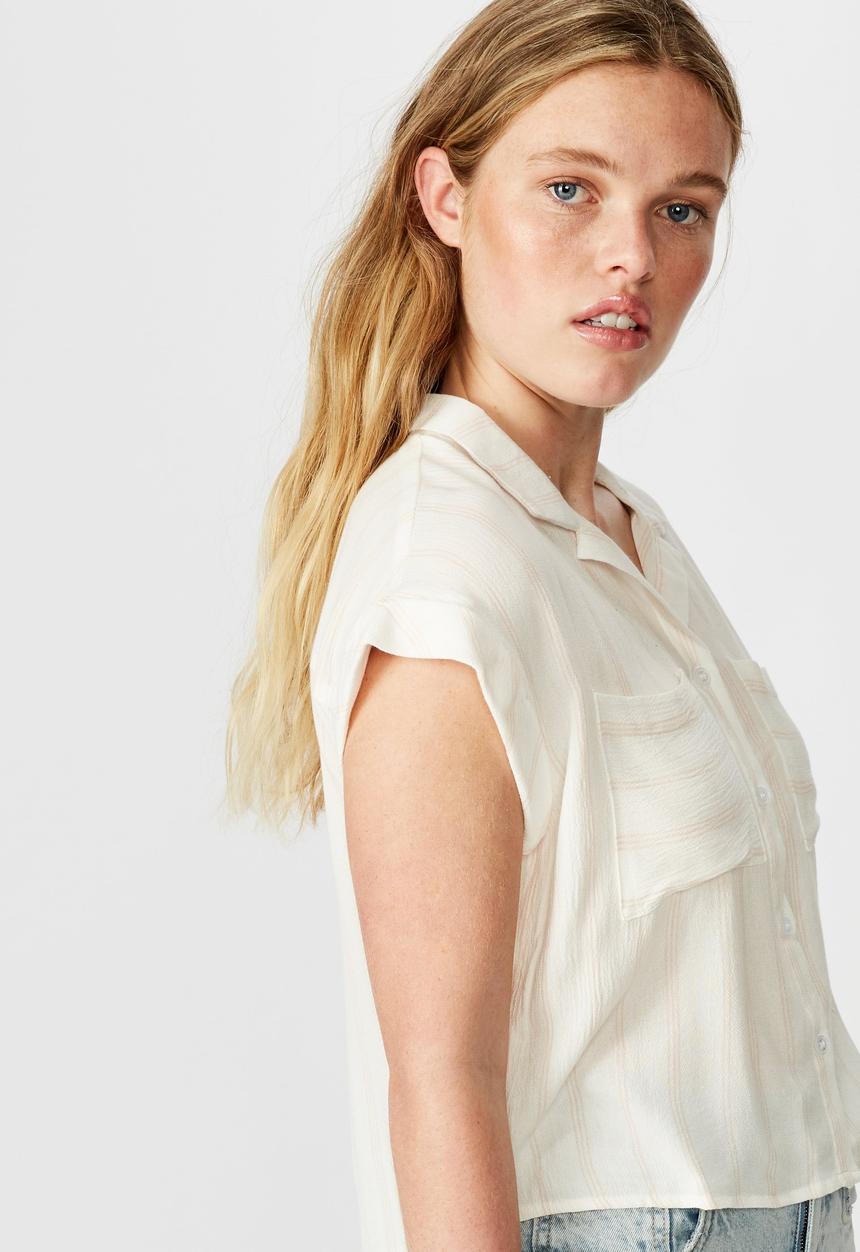 Cotton On - Emily chopped short sleeve shirt  - cream & pink