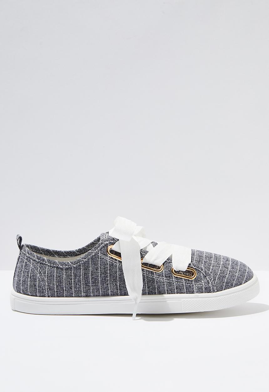 Cotton On - Penelope lace up plimsoll - navy