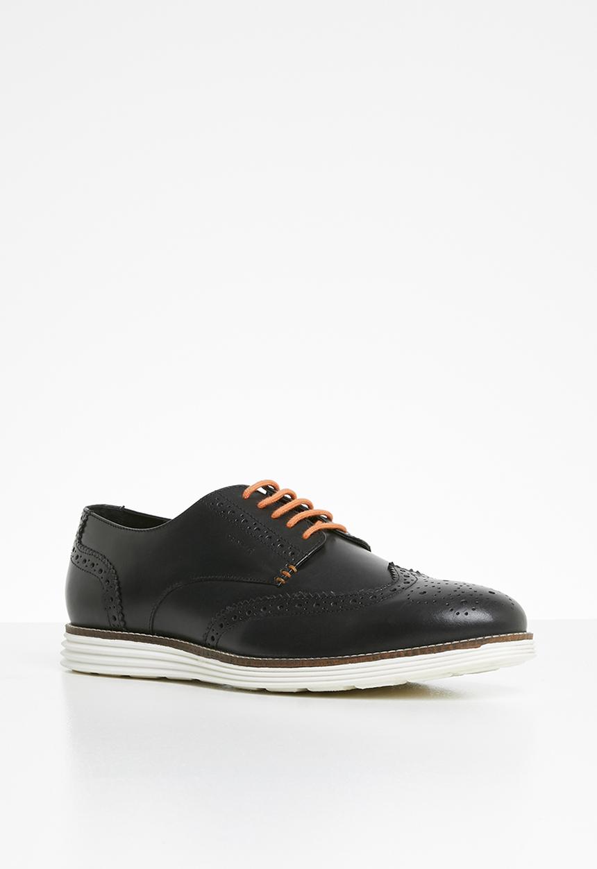 Pringle of Scotland - Ches lace-up brogue - black