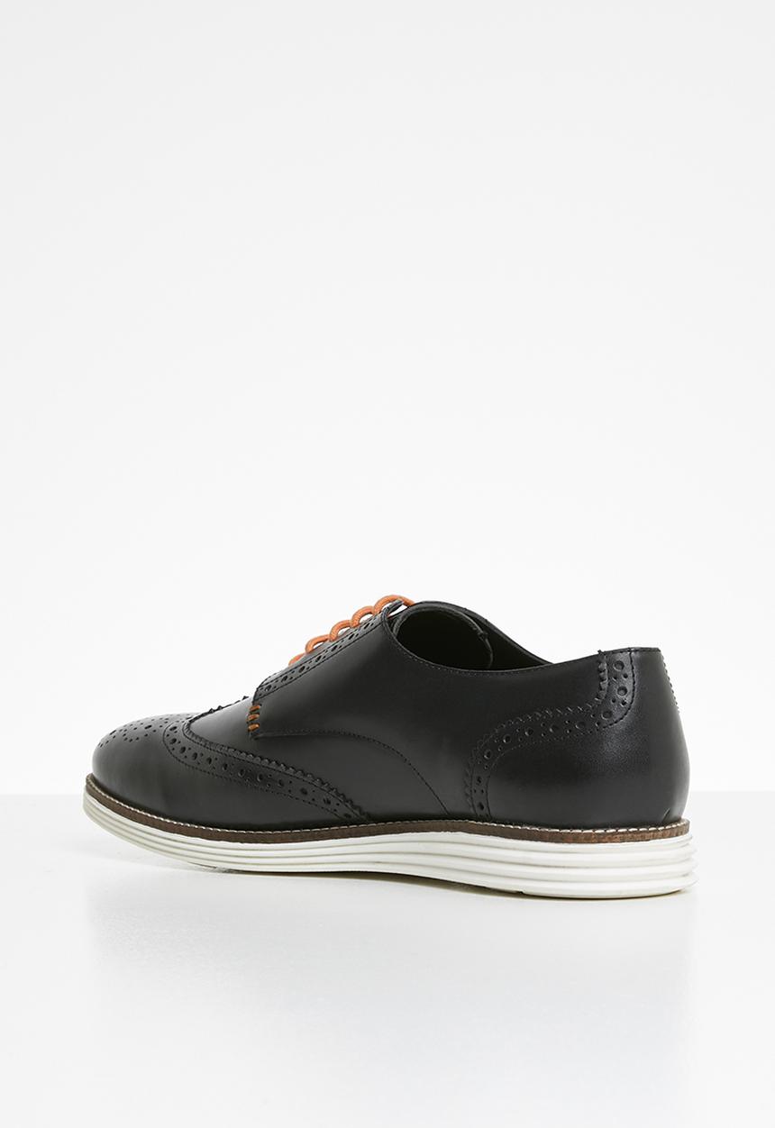 Pringle of Scotland - Ches lace-up brogue - black