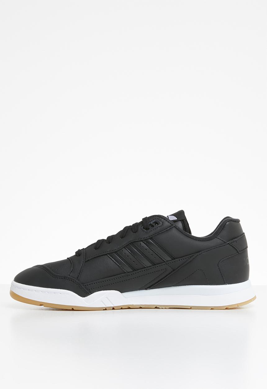adidas Originals - A.R. Trainer - core black / ftwr white