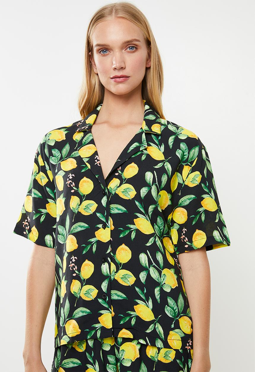 Superbalist - Sleep shirt & shorts - black 
