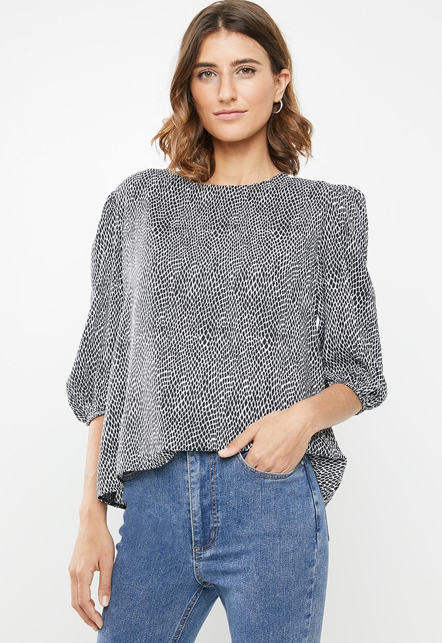 edit - Boxy blouse round neck - black & white