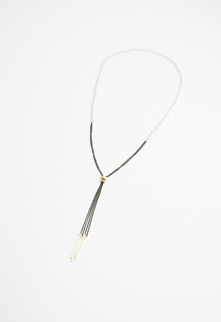 STYLE REPUBLIC - Longer length necklace with pearl-like pendant - multi