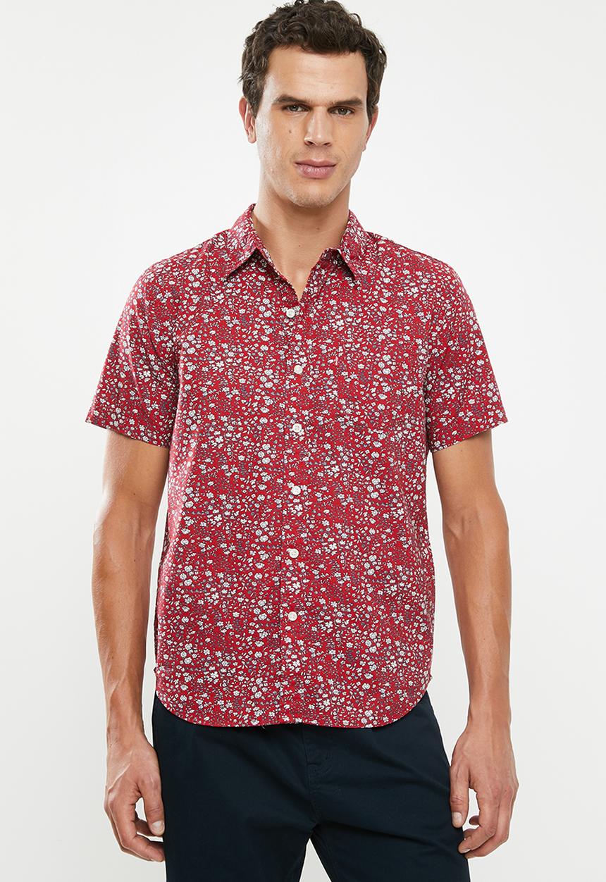 Levi’s® - Classic one pocket short sleeve shirt - red