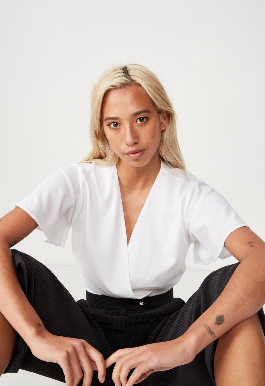 Cotton On - Carmel wrap top  - white
