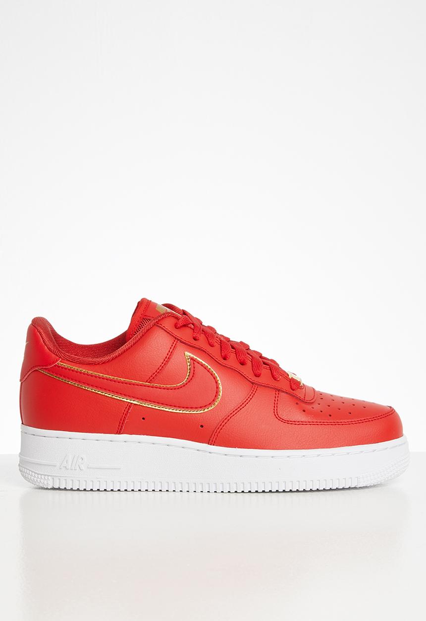 Nike - Air Force 1 '07 essential - gym red / white-metallic gold