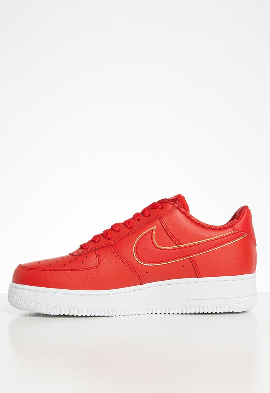 Nike - Air Force 1 '07 essential - gym red / white-metallic gold