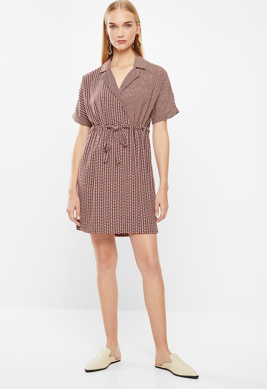 Vero Moda - Arie short wrap dress - multi