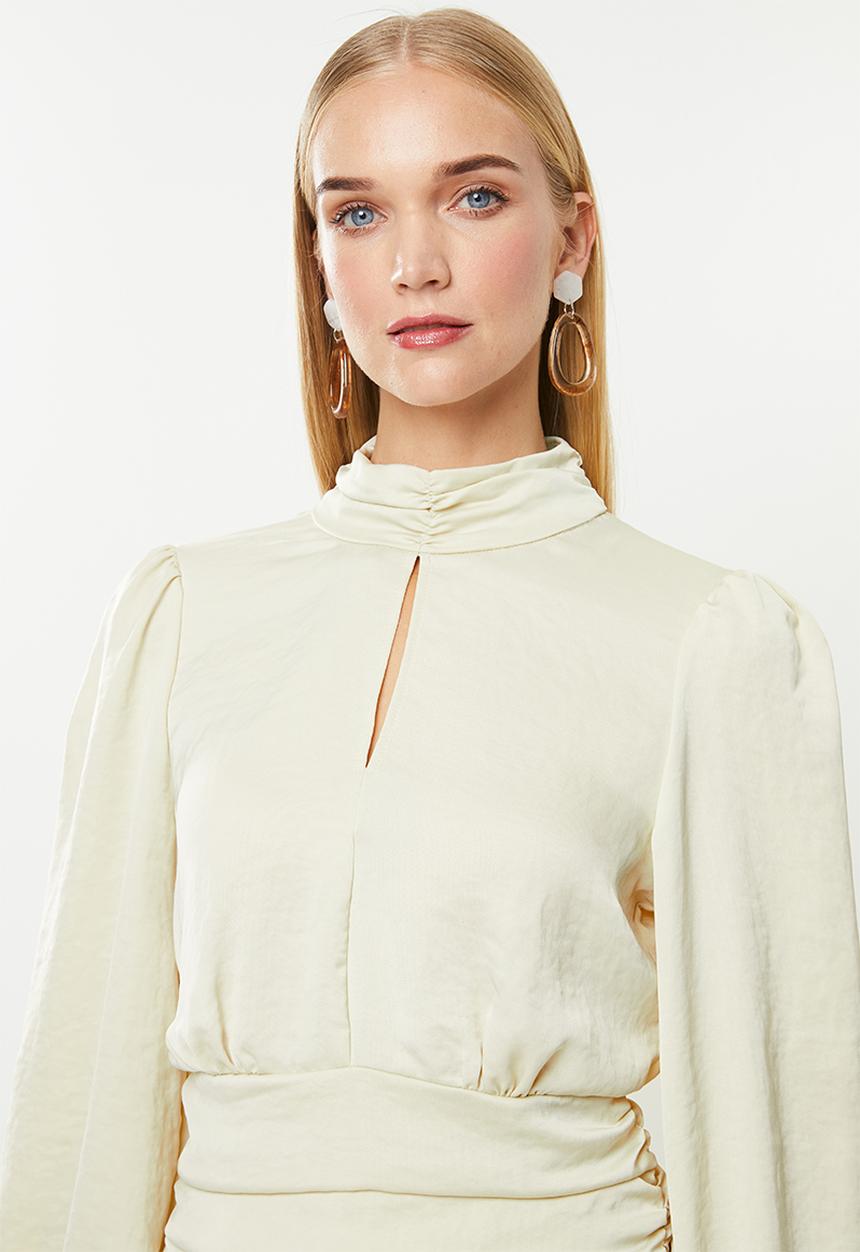 Vero Moda - Jade cut out top - neutral