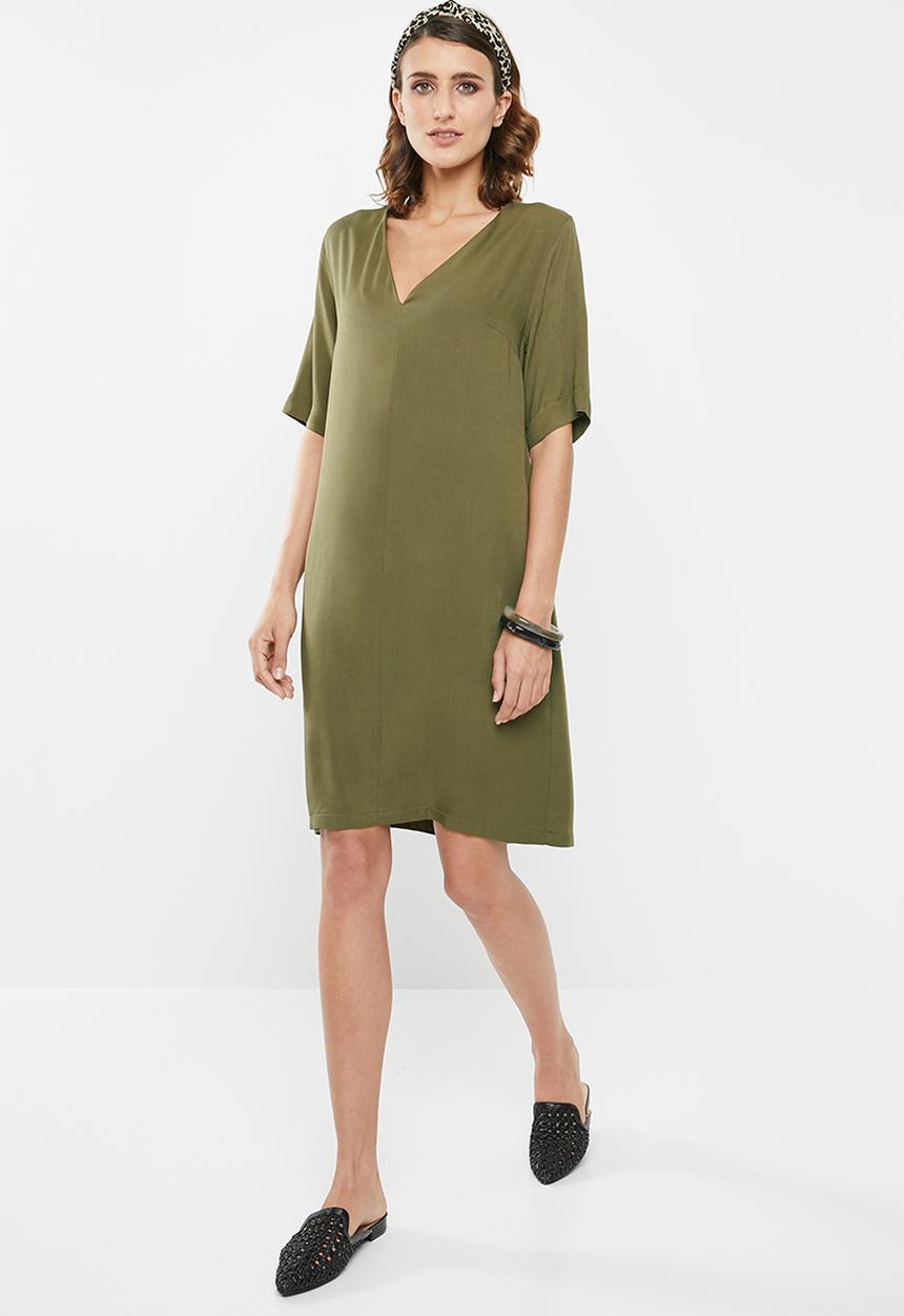 edit - Wide sleeve shift dress - green
