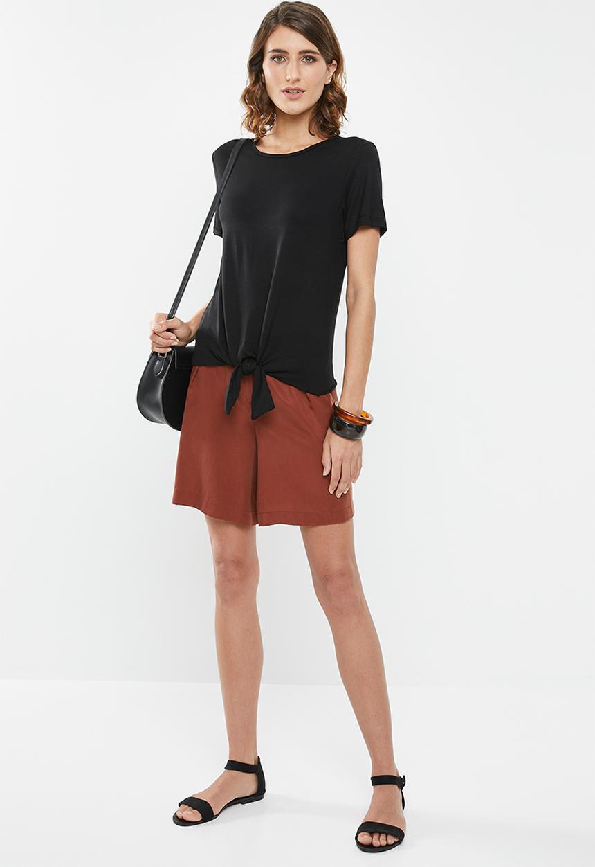 edit - Knot front tee - black