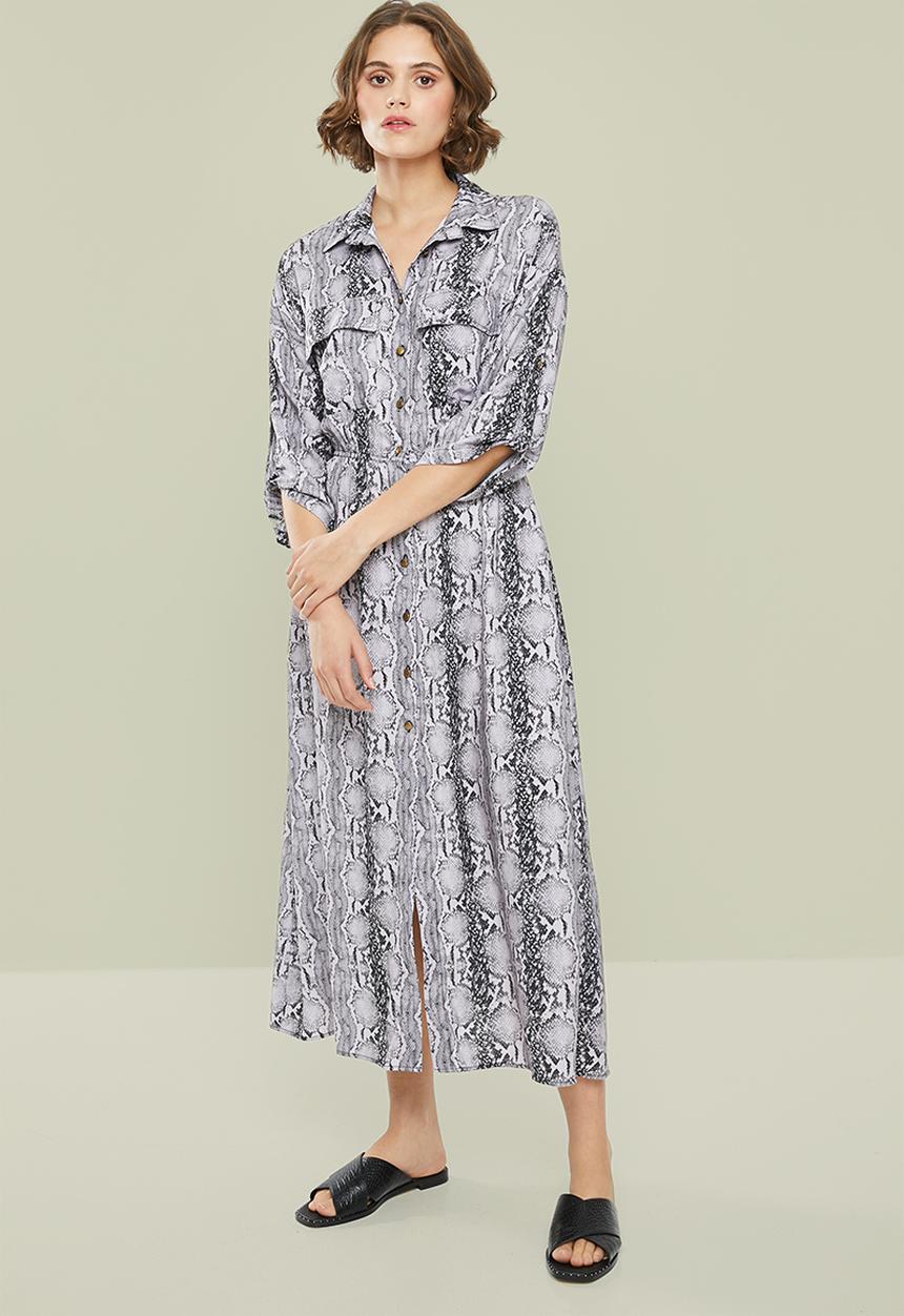 Superbalist - Printed utility style shirt dress - purple & black