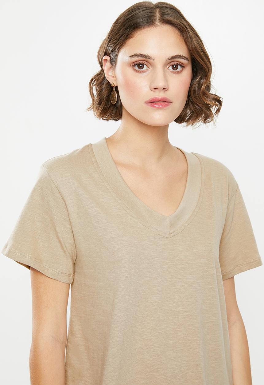Superbalist - Slouchy slub v-neck tee - beige