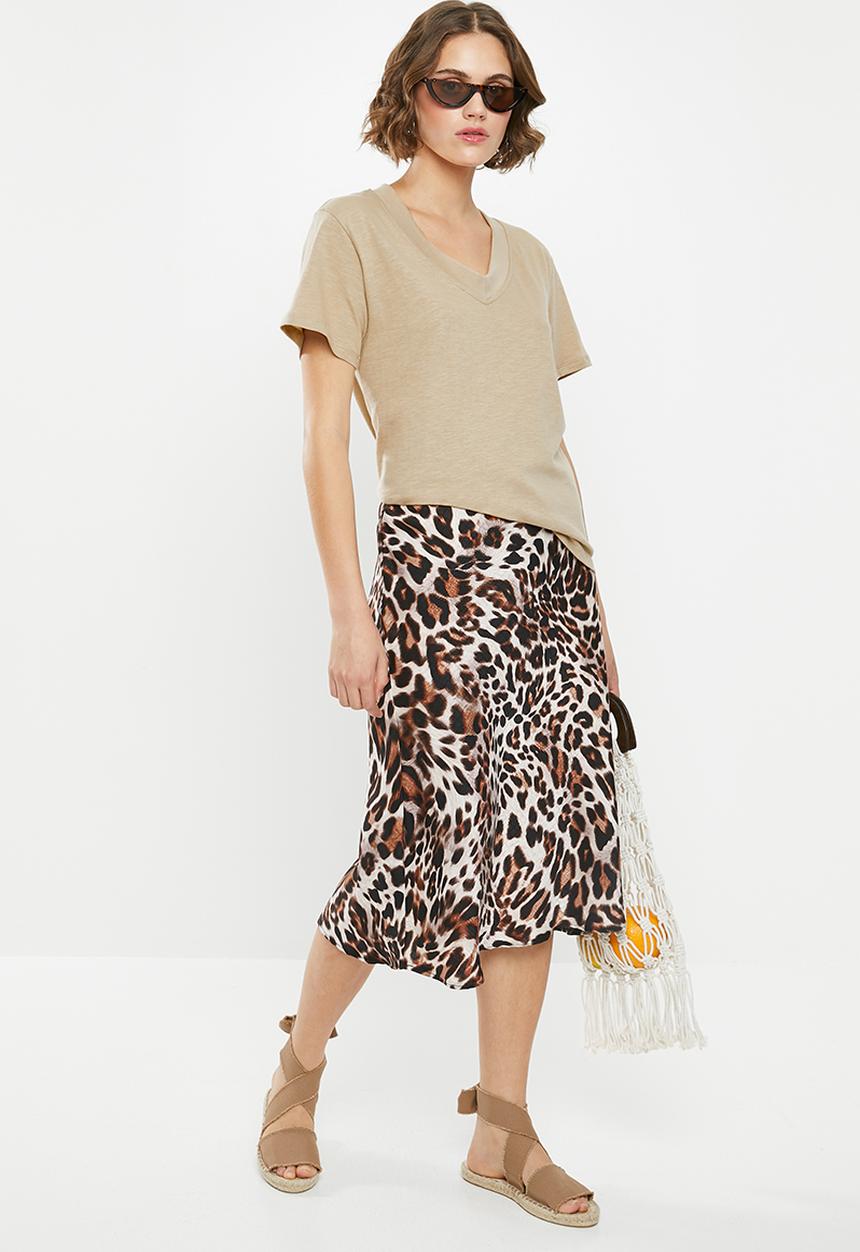 Superbalist - Slouchy slub v-neck tee - beige