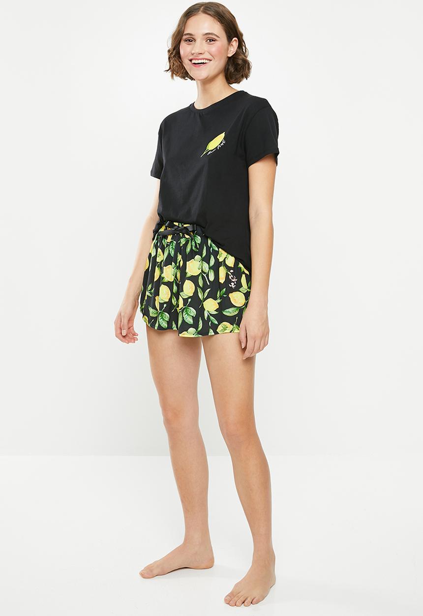 Superbalist - Sleep tee & shorts set - black & yellow